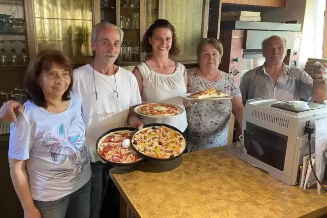 Bis zum letzten Tag Familiensache (von links): Lina Pietrafesa, Nunzio Mineo, Patrizia Nieradzik, Bärbel Mineo und Luciano Pietr