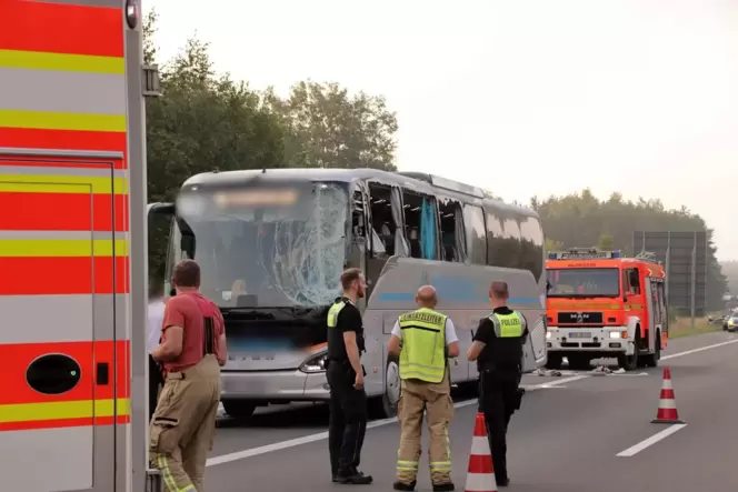 Unfall mit Reisebus auf A24