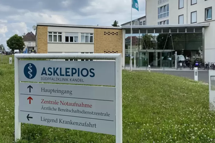 Die Wochen dieses Haupteingangs zur Kandeler Klinik sind gezählt. 