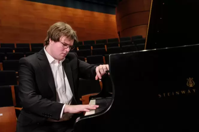 Hat den renommierten Beethoven-Wettbewerb in Bonn 2023 gewonnen: Caleb Borick.