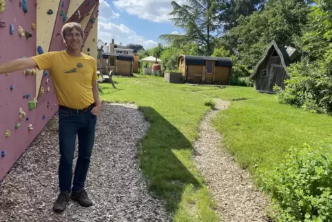 Ulrich Franke und seine Frau haben ihr Garten mit Liebe zum Detail neu hergerichtet.