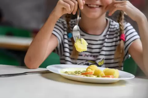 In der Domholzschule in Limburgerhof wird ab kommendem Schuljahr ein neuer Caterer das Essen bringen. Hoffentlich schmeckt es da