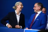 Betont harmonisch: wiedergewähltes Führungsduo Alice Weidel und Tino Chrupalla.