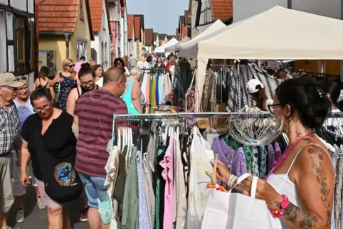 Viele Besucher kamen zum Stöbern in die Haßlocher Neugasse.