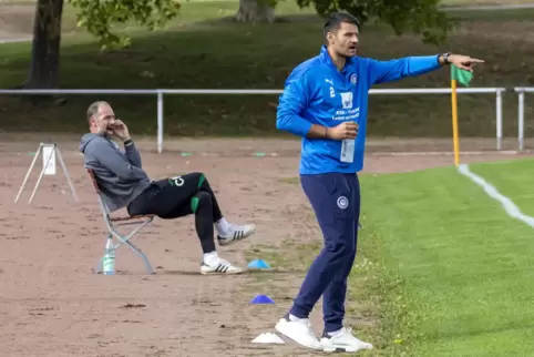 Vater des FSV-Aufschwungs: Trainer Christoph Mehrl (vorn).