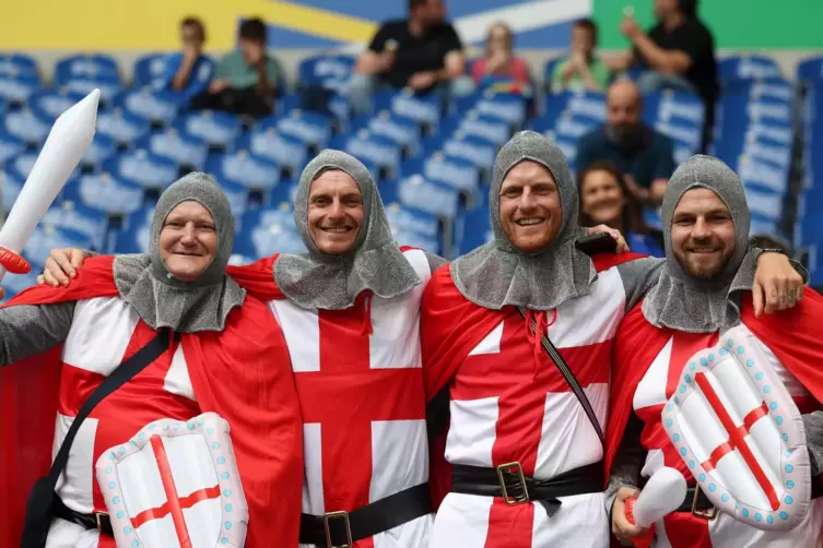 England-Fans im Stadion in Gelsenkirchen.