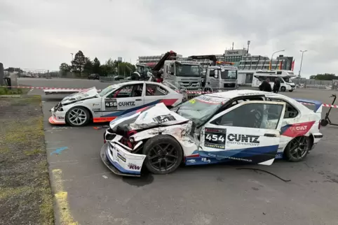 Demoliert: die Fahrzeuge von Cuntz Motorsport auf dem Nürburgring.