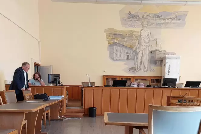 Prozess, die Siebte: Markus Freyler, der Anwalt des Angeklagten, im Saal des Landgerichts, wo der Mord an der 33-Jährigen aus Bu