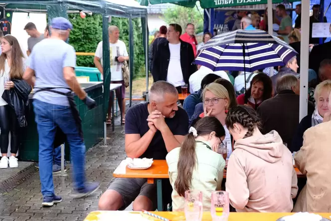 Im Gegensatz zum vergangenen Jahr hoffen die Mittelbacher und Hengstbacher darauf, ihre Regenschirme am Wochenende zu Hause lass