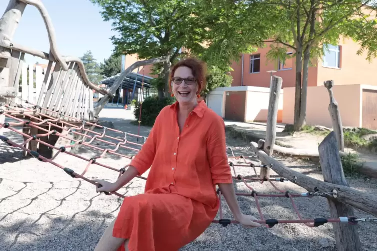 Die Rektorin Nicole Kaufmann verlässt die Dekan-Ernst-Schule in Grünstadt, wo ein Riesenprojekt die Gestaltung des Pausenhofes m