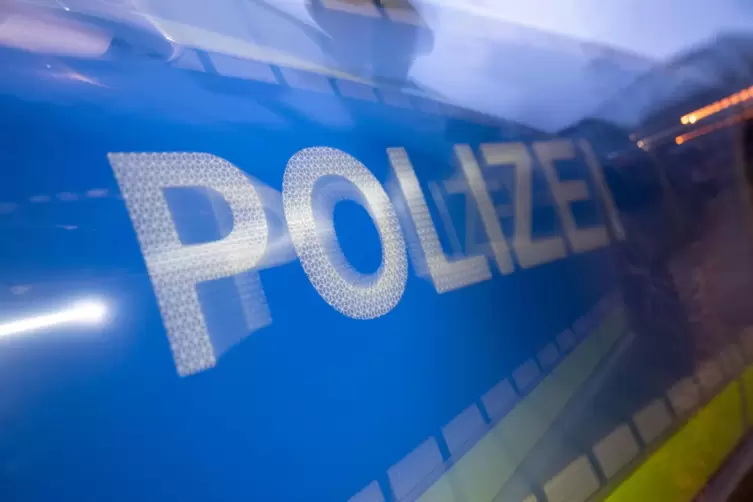 Die Polizei sucht Zeugen.