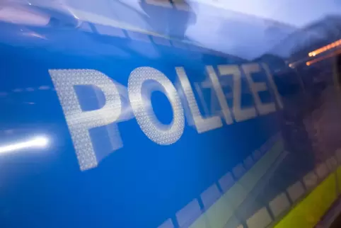 Die Polizei sucht Zeugen.