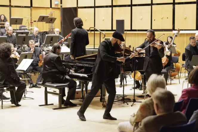 Außergewöhnlich: das Konzert der Pfalzphilharmonie mit dem Janoska Ensemble.