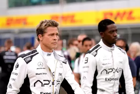 Brad Pitt (l) und Damson Idris 