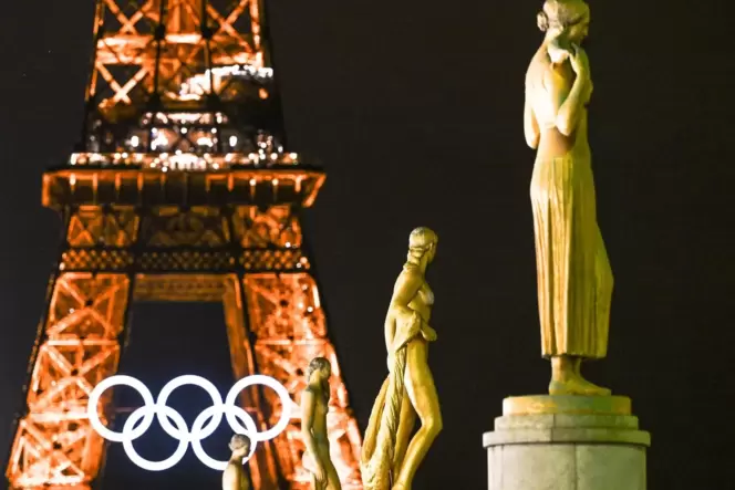 Die Olympischen Ringen leuchten inzwischen von dem Pariser Wahrzeichen schlechthin. Nach 1900 und 1924 sind die Sommerspiele zum
