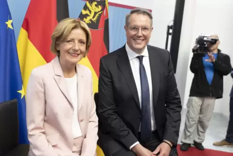 Die Ministerpräsidentin und ihr Nachfolger: SPD-Politiker Malu Dreyer (63) und Alexander Schweitzer (50).