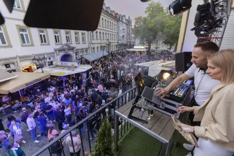 Rund um den Martinsplatz wird gefeiert.