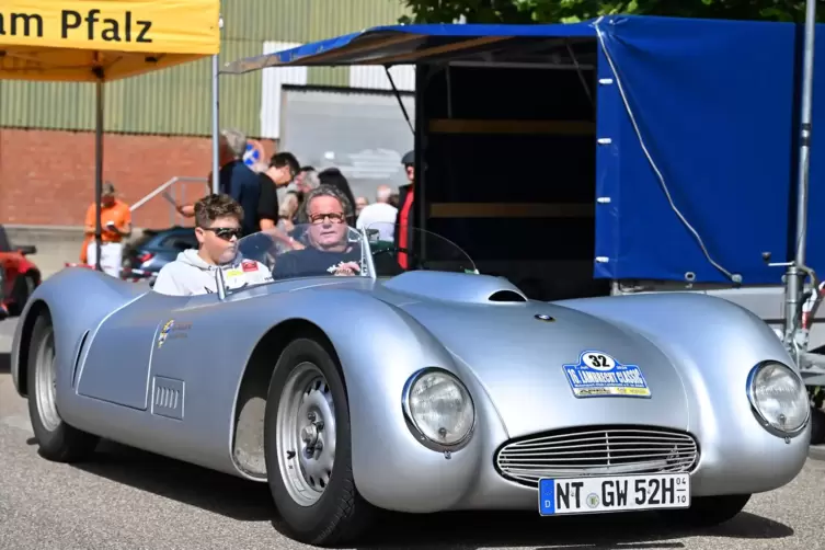 Auch am Start: BMW Großer Werkmeister 328 (Baujahr 1952) von Ulrich Deuscher aus Großbettlingen