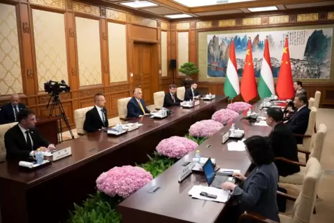 Ungarns Ministerpräsident Orban überraschend in China