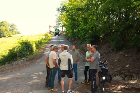 Der Jostbrunner Weg in Winterbach wurde zum kombinierten Rad- und Wirtschaftsweg ausgebaut, die Arbeiten stehen kurz vor der Fer