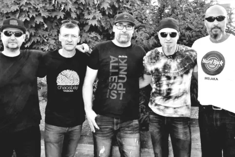 Die saarländische Band „Ayers rockt“ mit Bassist aus Otterberg.