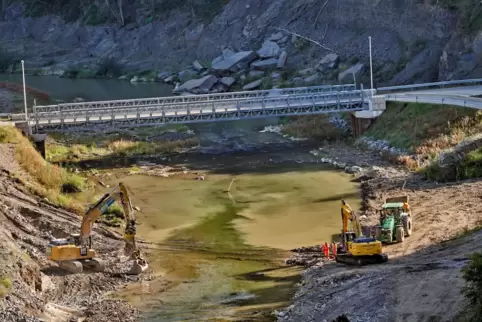 Wiederaufbau der Bahnstrecke im Ahrtal