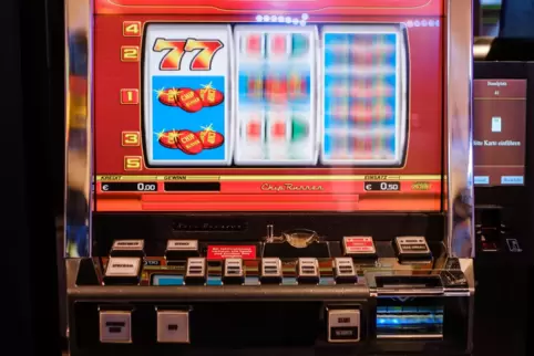 Bei Durchsuchungen wurden mehrere illegale Spielautomaten sichergestellt. 
