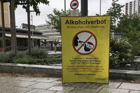 Auf dem Berliner Platz und seinem Umfeld soll es ab August wieder ein Alkoholverbot geben. 