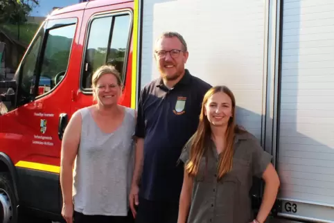 Daniela Armbrust (links) und Charlotte Brödel sind federführend für die neugegründete Bambini-Feuerwehr Relsberg verantwortlich.