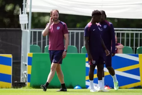 Euro 2024: Training England