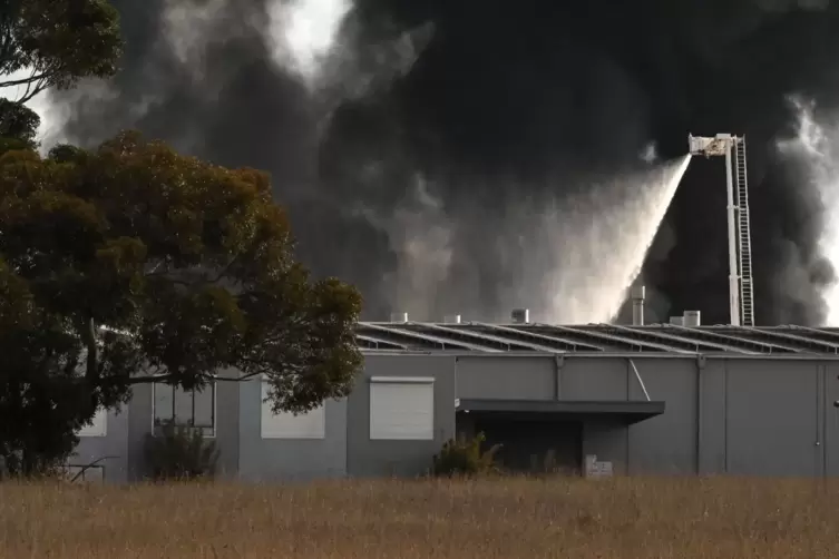 Giftwolke nach Explosion in Chemiefabrik