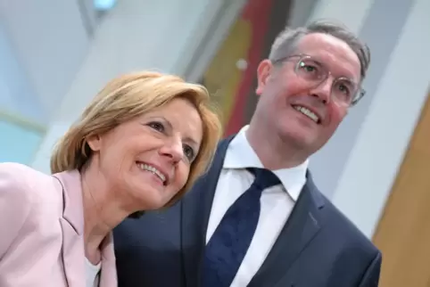 Die frühere Regierungschefin und ihr Nachfolger: Malu Dreyer und Alexander Schweitzer. 