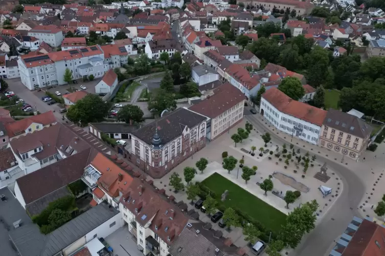 Der Sitz der Kreisverwaltung Germersheim. 