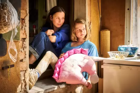Doch ein Familienfilm: „Familie is nich“ von Nana Neul – mit Meret Becker (links) und Luise Landau als Oma und Enkelin – eröffne