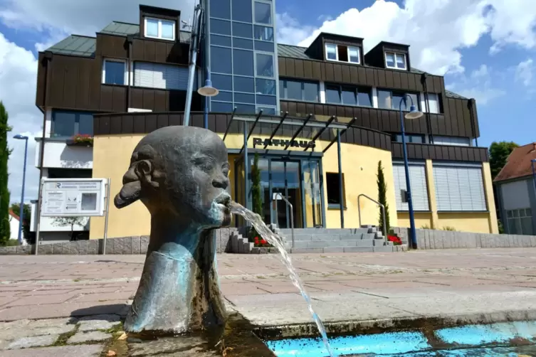 Rathaus in Dudenhofen: War zeitweise lahmgelegt.