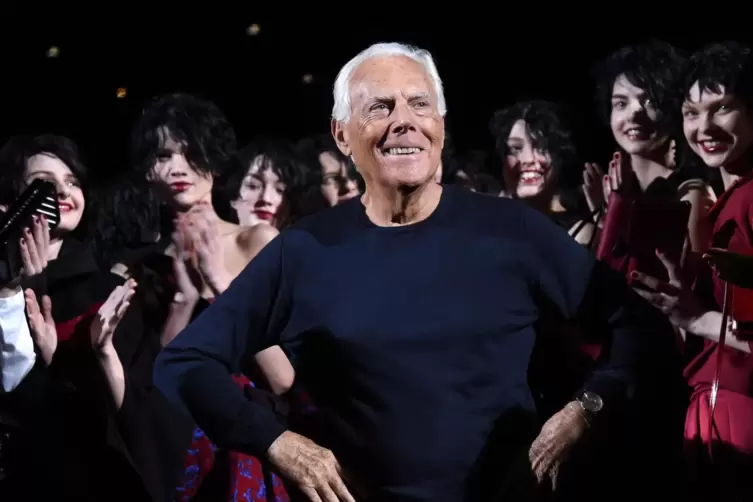 Giorgio Armani lässt Frauen männlicher und Männer weiblicher aussehen – immer aber gut. 