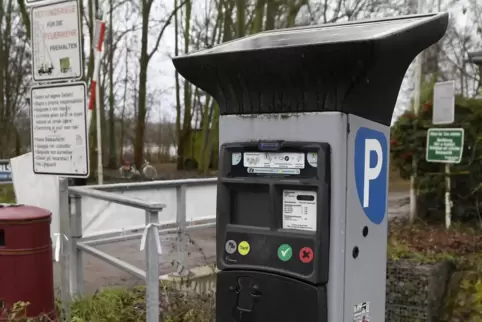 Die Angeklagte hatte sich aus Automaten wie diesem auf dem Parkplatz des Lambsheimer Weihers bedient.