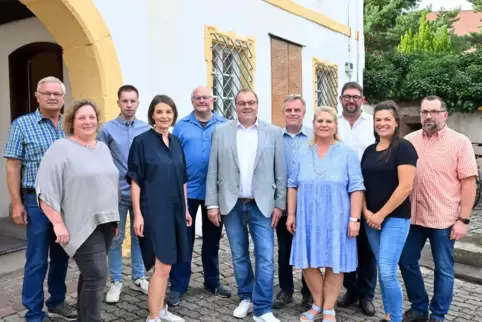 Der neue Ortsbeirat (von links): Helmut Jäger, Verena Dudenhausen, Elias Lechner, Gabriele Schattat, Stefan Leim, Volker Lechner