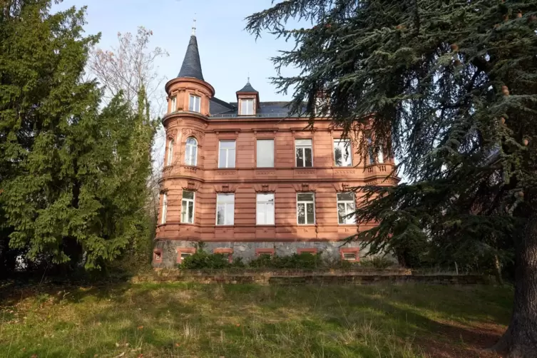 Die Villa in der Maximilianstraße wurde 1892 erbaut. 