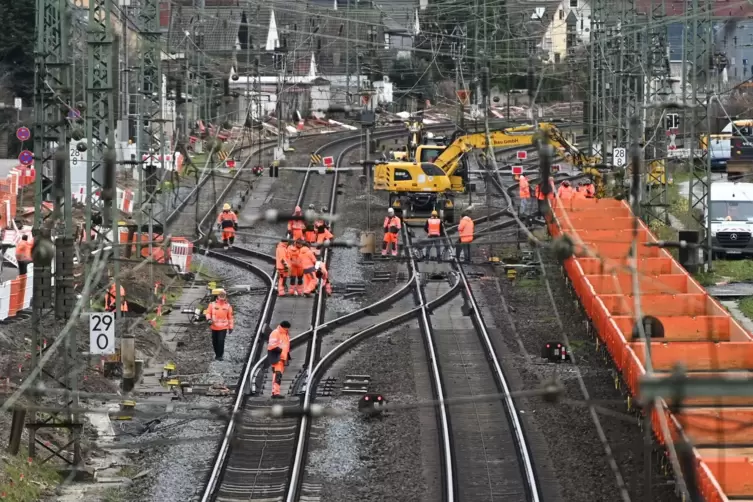 Vorbereitung zur Generalsanierung der Riedbahn