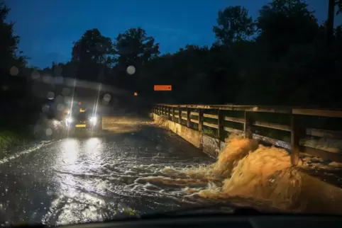 Gewitter mit Starkregen und Hagel in Bayern