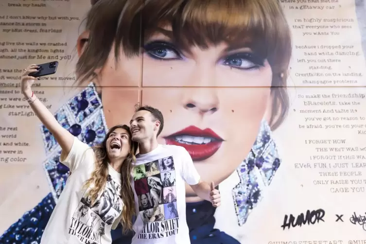 Taylor Swift Eras Tour - Swiftie-Wandbild im Wembley Park