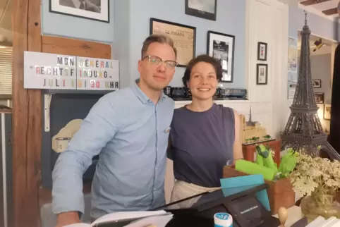 Daniela Luise und Peter Miklusz bieten in ihrem Café in der Neustadter Zwerchgasse nicht nur französische Spezialitäten an, sond