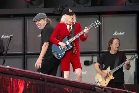 Älter geworden, aber was soll’s? Sänger Brian Johnson und Gitarrist Angus Young, die Galionsfiguren von AC/DC, machen auch in Ho