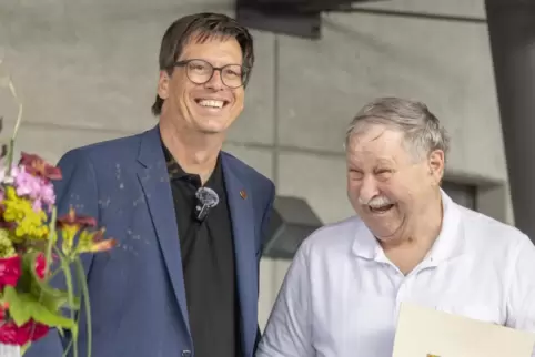 Peter Krug (rechts) mit Oberbürgermeister Marold Wosnitza.