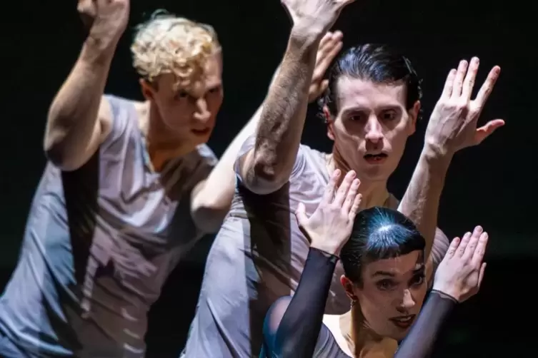 Von Trommelrhythmen befeuert: „Unitxt“ von Richard Siegal mit dem Ballet of Difference Köln. 