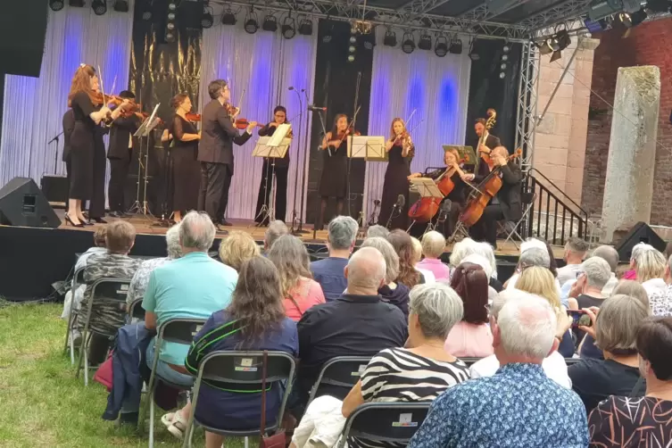 Eigentlich viel zu schnell vorbei: Das Deutsche Kammerorchester aus Berlin bei seinem gut besuchten, aber nur etwa einstündigen 