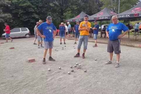 Ein Höhepunkt des Sommerfestes: das grenzüberschreitende Bouleturnier auf neuen Bahnen.