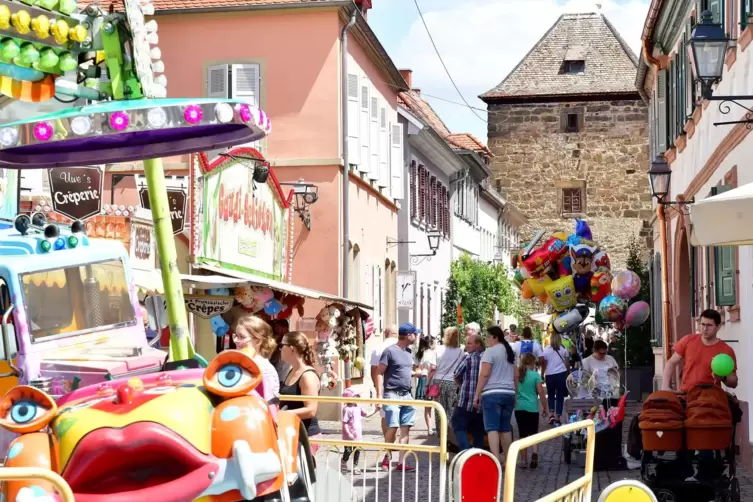 Viele Stadtmauerfest-Besucher reisen mit öffentlichen Verkehrsmitteln an. Sie haben am Wochenende mehr Möglichkeiten, mit Bus od