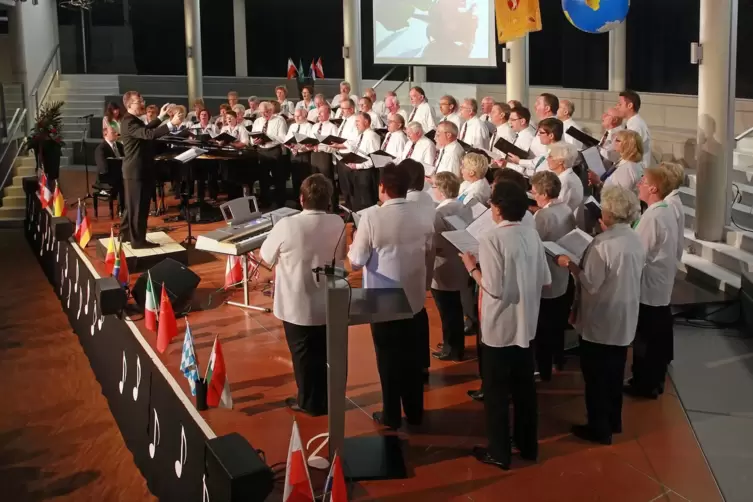 Der Gesangverein Männerchor mit Frauenchor bei einem Auftritt im Jahr 2021. 